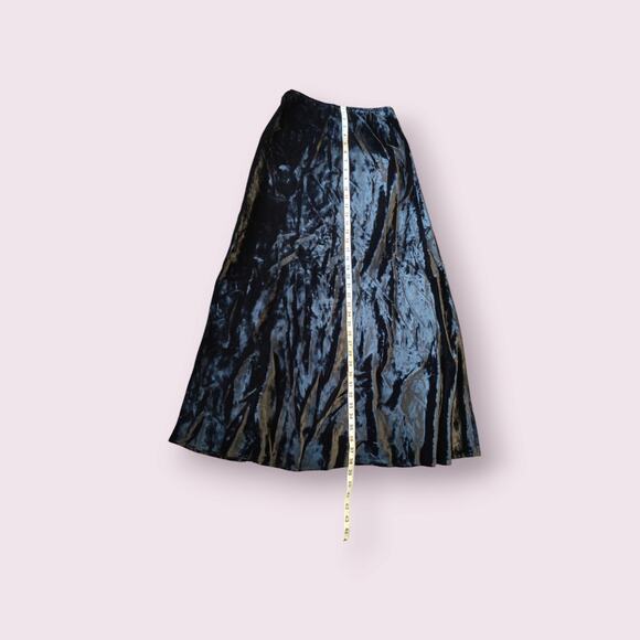 Hairston Roberson Ropa Women's Black Velvet Long Sleeve and Maxi Skirt Medium - Picture 4 of 12